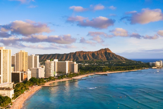 Waikiki,Beach,And,Diamond,Head,Crater,Including,The,Hotels,And
