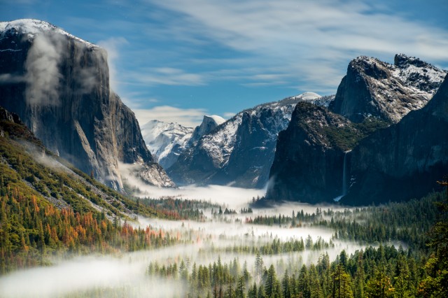 Rolling,Fog,In,Yosemite